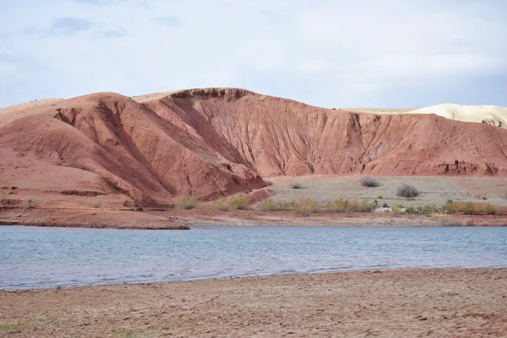 Lac Chaheb Maroc en famille en 4x4 Road trip Maroc en 4x4 en famille et tente de toit |