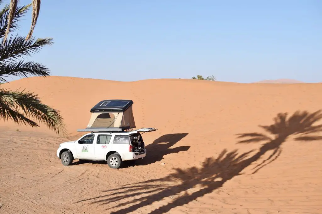 Merzouga en 4x4 et en famille Road trip Maroc en 4x4 en famille et tente de toit |