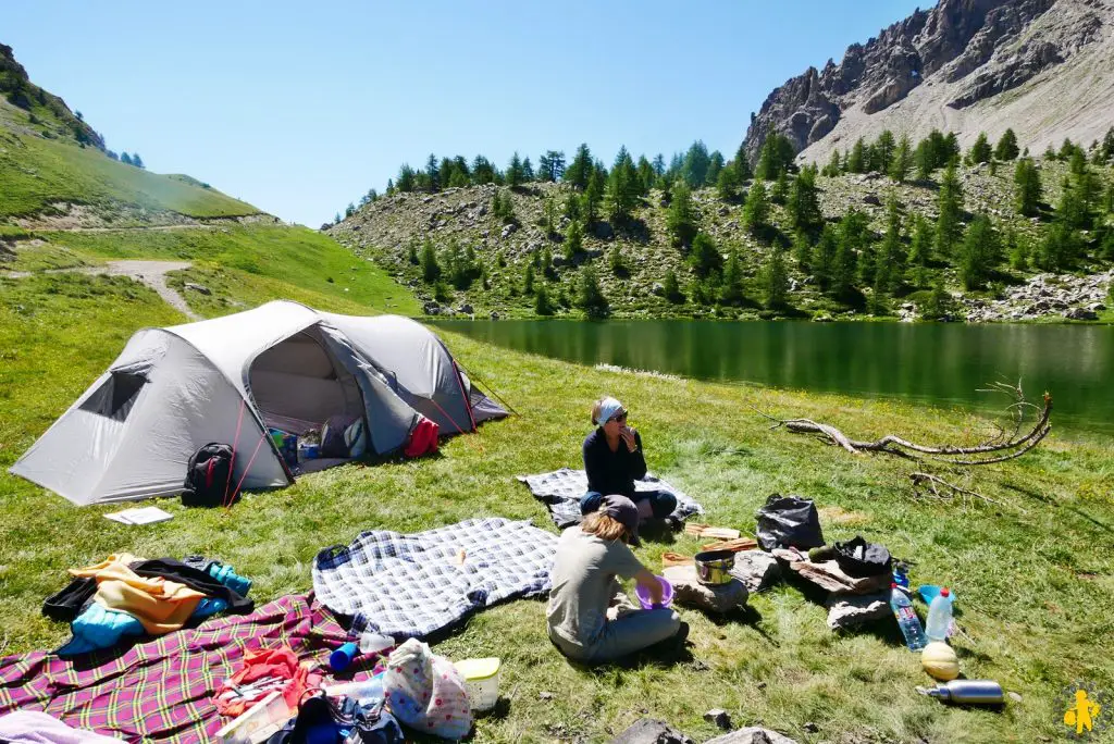 Objets bivouac et pique-nique bord de mer