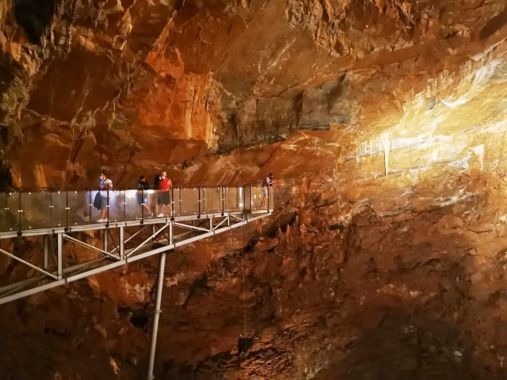 Que voir autour de Carcassonne grotte Carcassonne en famille et pays cathare | Blog VOYAGES ET ENFANTS