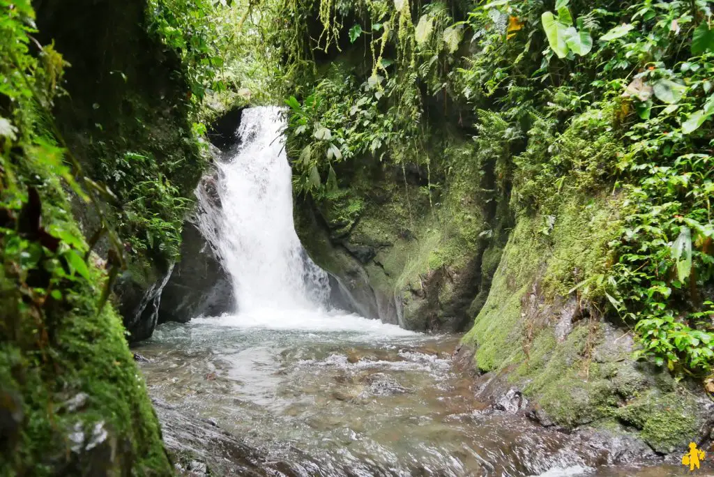 Cascade de Mindo Nord Équateur Mindo Mitad del Mundo Otavalo en famille | Blog VOYAGES ET ENFANTS