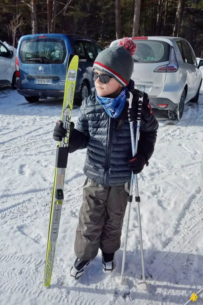 Tenue équipement ski de fond en enfant