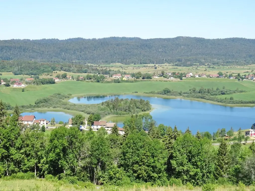 Jura 11 randonnées facile familiales | VOYAGES ET ENFANTS