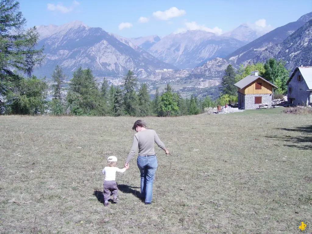 Randonnée avec bébé conseils 0 3 ans Randonner avec enfant 0 15 ans conseil VOYAGES ET ENFANTS