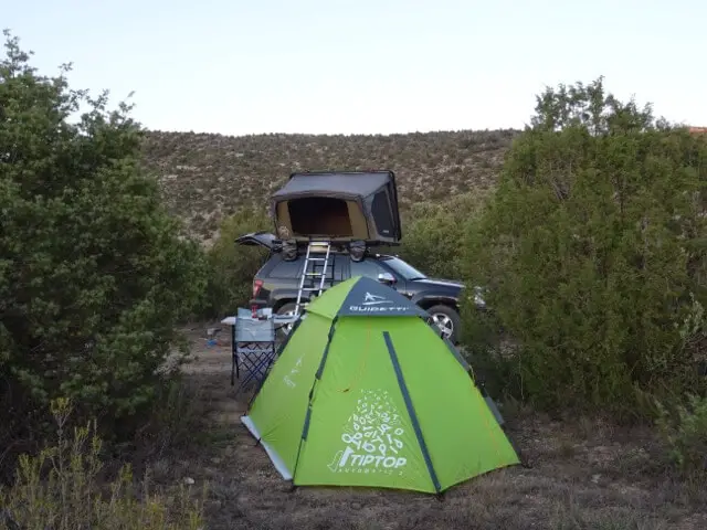 Road trip désert de Monégros en 4x4 tente de toit Espagne