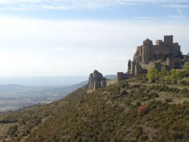 Raod trip Aragon Los Monegros Chateau deLoare Road trip désert de Monégros en 4x4 tente de toit Espagne