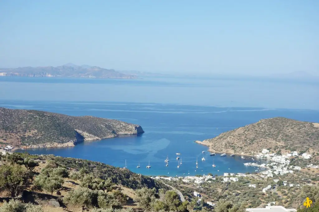 Sifnos en famille Plage de Vathy Sifnos et Kythnos Iles secrètes des Cyclades en famille