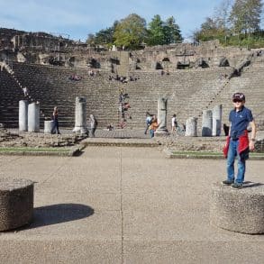Lyon en famille Amphitheatre Visiter Lyon que faire | Blog VOYAGES ET ENFANTS