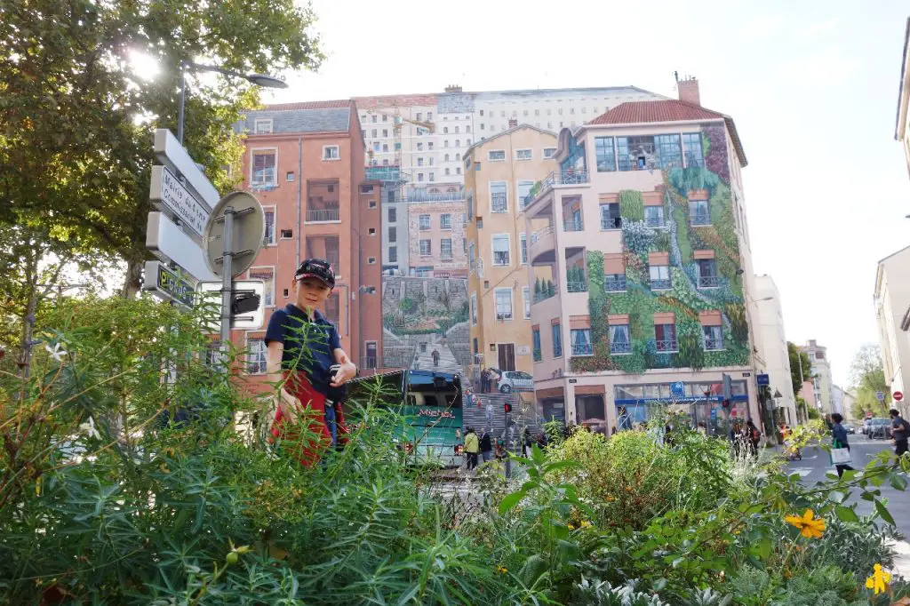 Que voir Lyon en famille mur des canut Visiter Lyon que faire | Blog VOYAGES ET ENFANTS