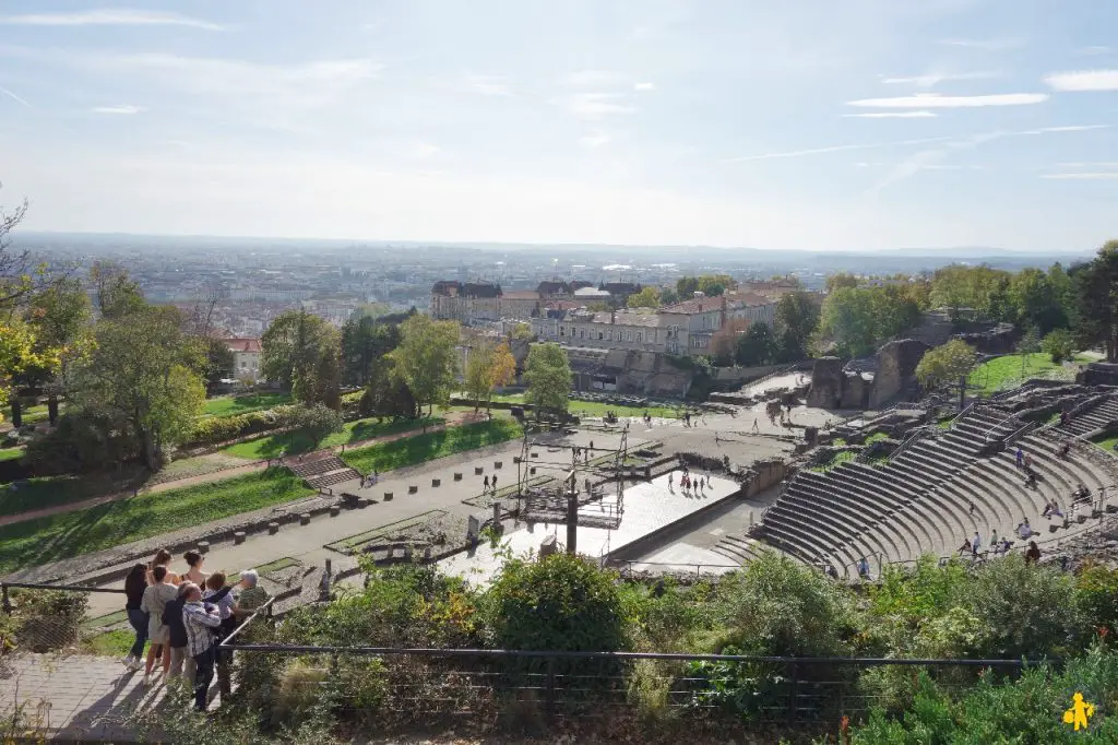 Visiter Lyon en famille Amphitéatre Visiter Lyon que faire | Blog VOYAGES ET ENFANTS