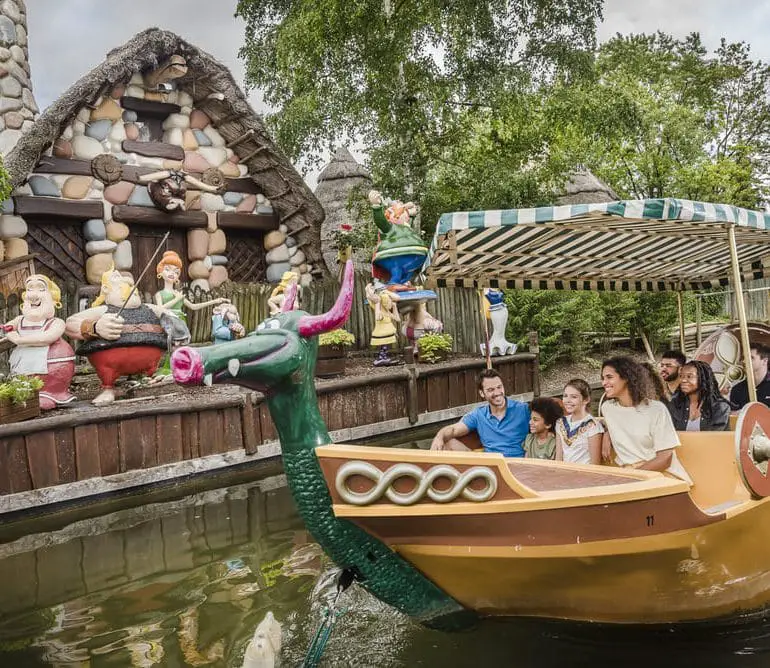 Parc Astérix en famille - @ Parc Astérix - S.CAMBON