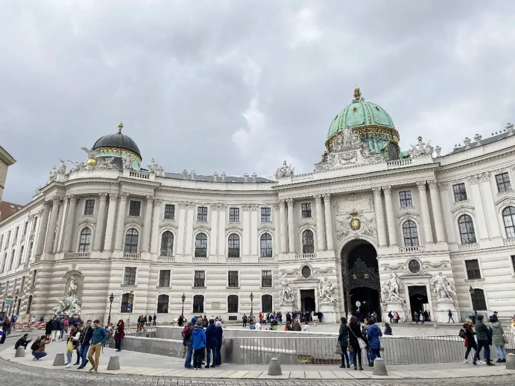 Voyage Vienne et Varsovie en train en famille Vienne et Varsovie en train en 1 semaine VOYAGES ET ENFANTS