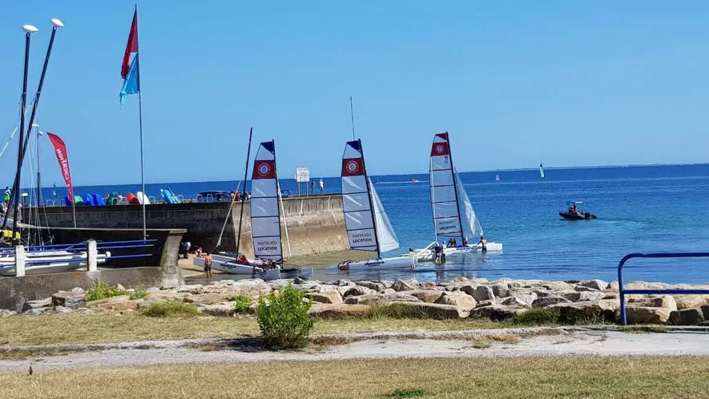 Vacances en famille dans le Morbihan voile OneTwoTripscom Vacances dans le Morbihan en famille des activités au top