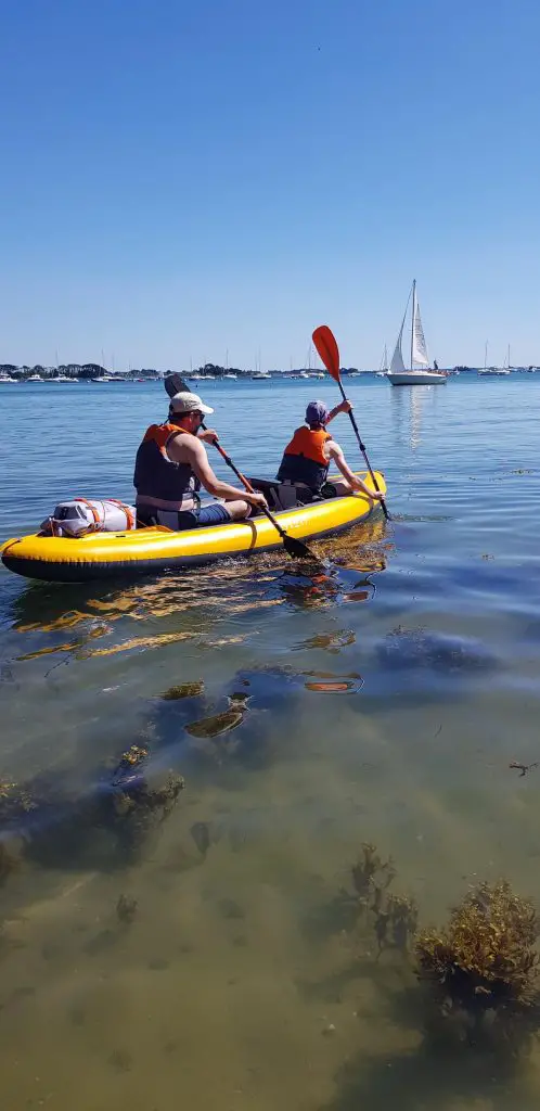 Vacances en famille dans le Morbihan : kayak à deux - OneTwoTrips.com