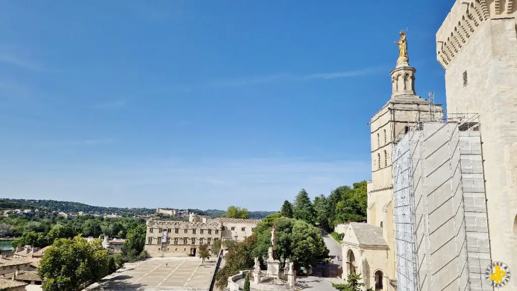 Visite Palais Papes famille