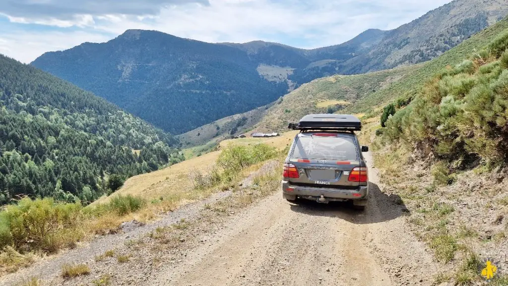 pyrenees 4X4 piste contrebandiers Road trip Pyrénées espagnols en famille | VOYAGES ET ENFANTS