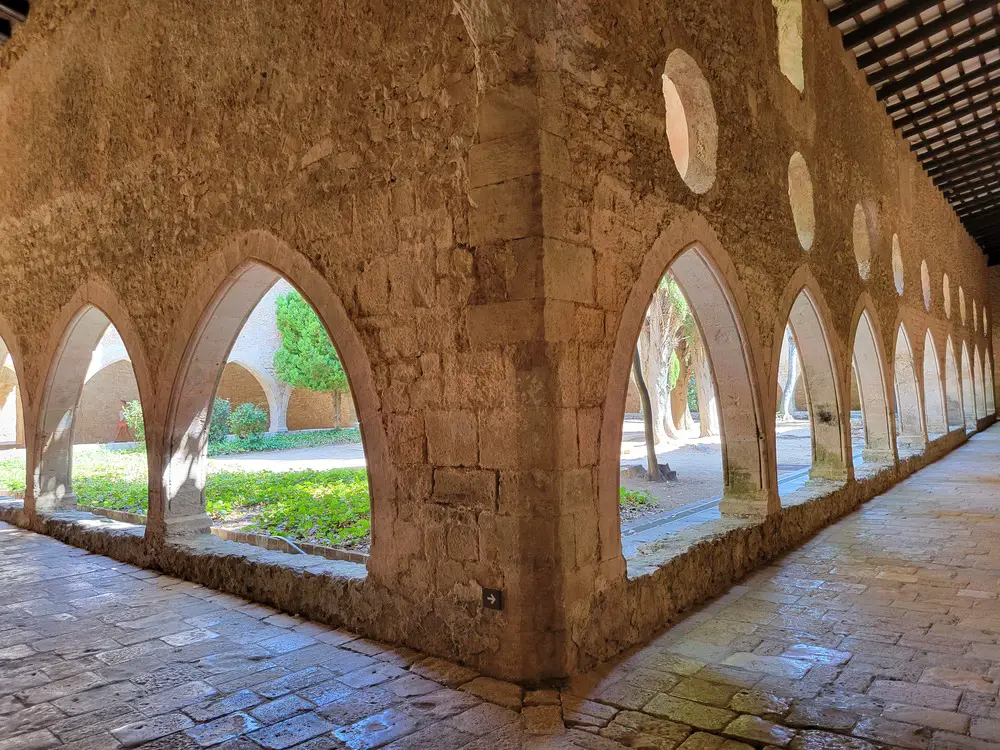 Monastère de Santes Creus Visite de la région de Tarragone en famille