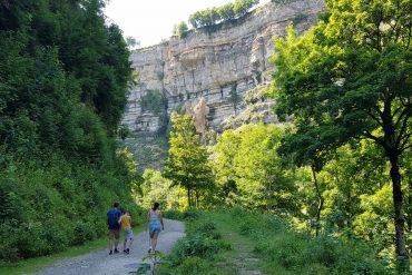 Rodez en famille : voyage en Aveyron et Lozère en famille : trou de Bozouls