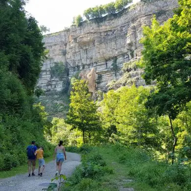 Rodez en famille : voyage en Aveyron et Lozère en famille : trou de Bozouls