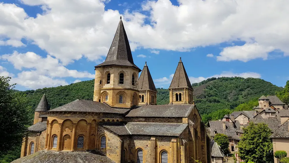 voyage en Aveyron et Lozère en famille Conques Visite de Rodez en famille séjour entre Aveyron et Lozère