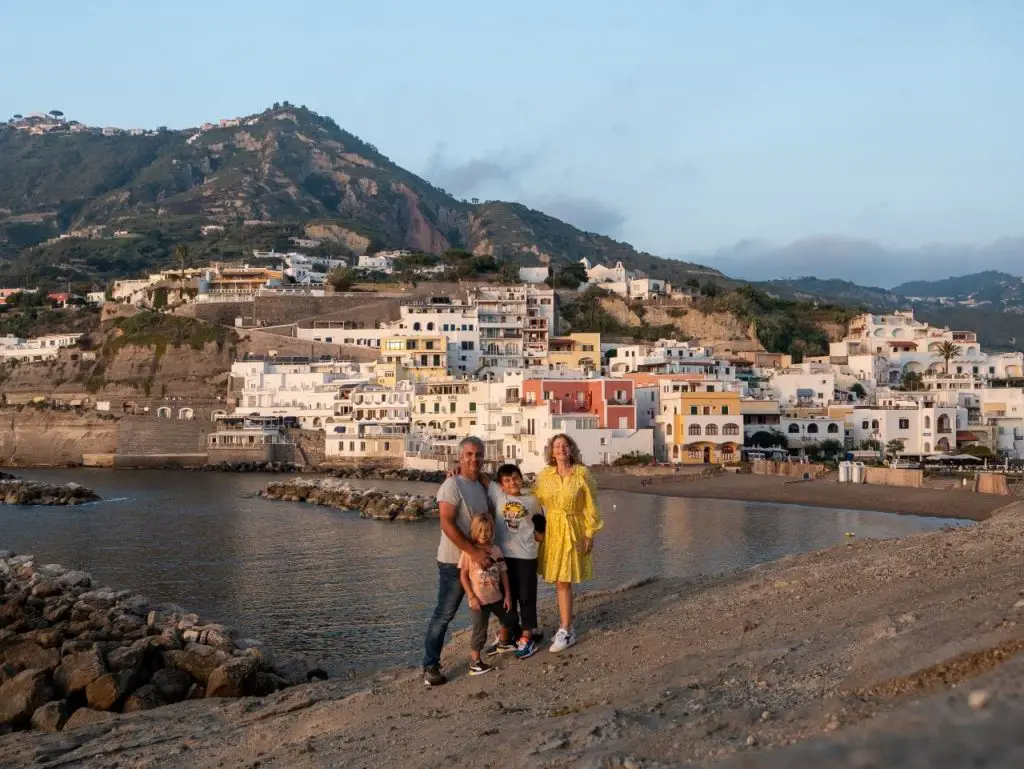 Ishia en famille baie de Naples Séjour à Ischia en famille | Blog VOYAGES ET ENFANTS