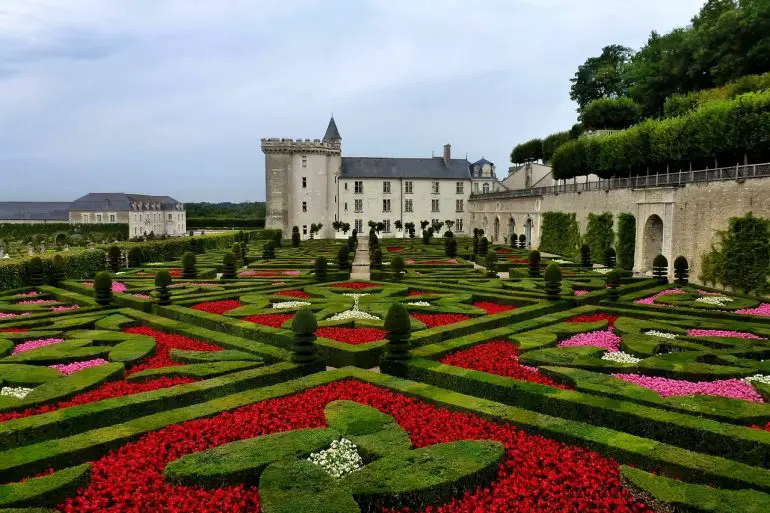 Chateau de la Loire en van