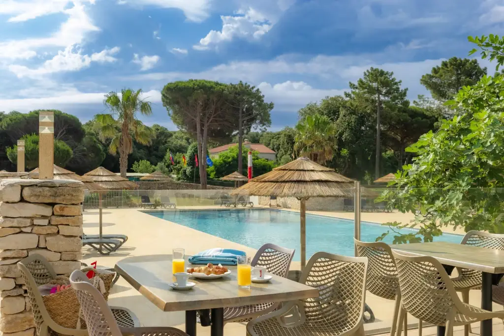 Où dormir à Porto-Vecchio et Bonifacio en famille? nos hébergements préférés avec enfant 2 où dormir en famille à Porto Vecchio