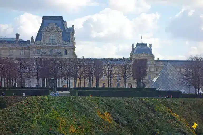 Que voir à Paris en famille ? 25 visites au top 13 Visite Paris en famille: visite du Louvre