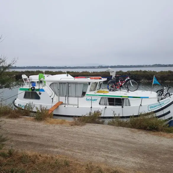 Camargue en bateau peniche en famille