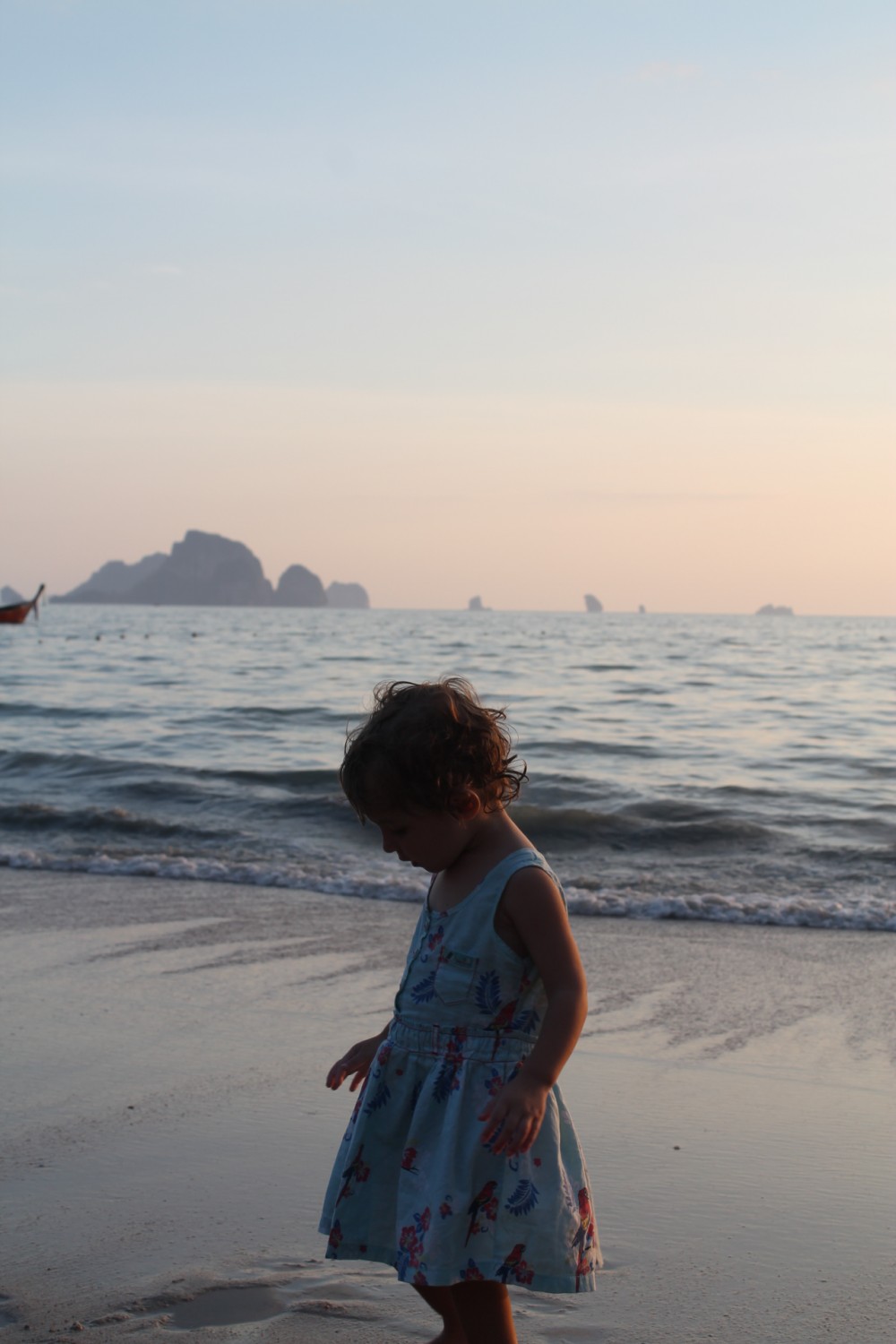 Ao Nang beach 10 Voyage Thaïlande avec bébé | Blog VOYAGES ET ENFANTS